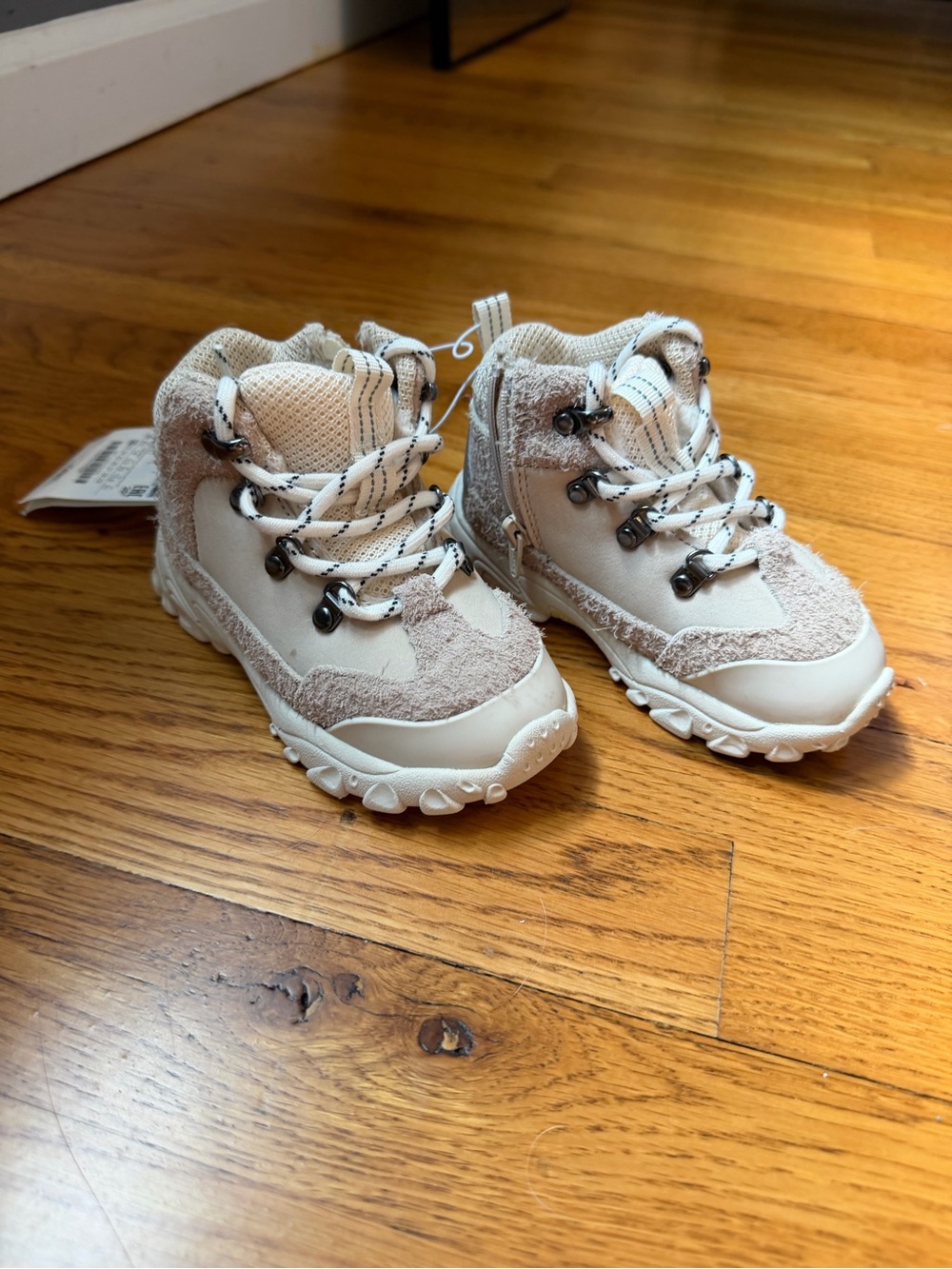 Cute and cozy Zara toddler boots